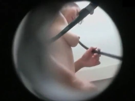 【盗撮動画】マジなやつ！シャワー室を使用中の美人ママと小さなお子様の様子を隠し撮り！！ | 盗撮動画 | Ansuko.net