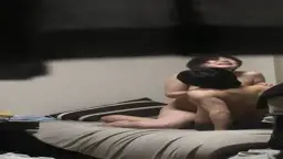 【民家盗撮】電気付けっ放しでセックスしている若いカップルをカーテンの隙間から盗撮！ | 盗撮動画 | Ansuko.net