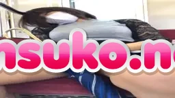 【パンチラ】電車で大股開きで爆睡している巨乳なお姉さんの黄色いパンティーを盗撮