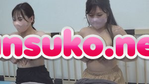 左のママさんも巨乳なのに右の爆乳ママさんのせいでおっぱい小さい方とか言われてそうなとんねるず的ママ友母乳促進セルフおっぱいマッサージ盗撮 – エロ漫画の「エロ達」