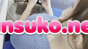 最寄り駅じゃなくても一緒に降車して追跡したくなる巨乳胸チラ＆パンチラ盗撮 – エロ漫画の「エロ達」