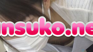 乳飲み子よりも旦那に吸い尽くされてそうな童顔貧乳勃起デカ乳首ママさん胸チラ盗撮 – エロ漫画の「エロ達」