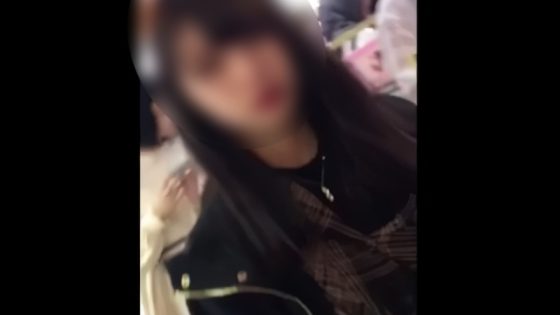 【盗撮動画】アイドル並みのルックスの特S級の私服女子生徒ちゃんがパンチラを盗み撮られるまでの一部始終 | 盗撮動画 | Ansuko.net