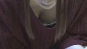 【乳首チラ】ベビマ{vol.73}ママだってカワイイって言われたい！！男性が見るのはそのいやらしく垂れてきたおっぱいだけ - エロ漫画の「エロ達」 | 盗撮動画 | Ansuko.net