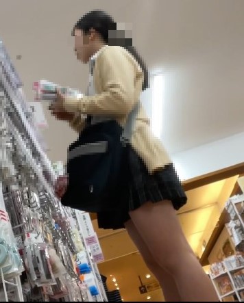 ◎ローアングル＃99 ポニーテールJKの生パンTバック | 盗撮動画 | Ansuko.net 