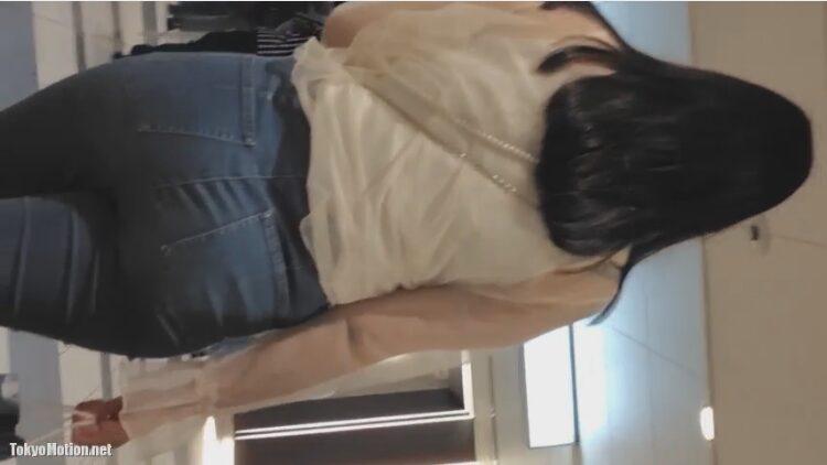 【お尻】デニムのピタパンがパッツンパッツンになったエロ尻を尾行しながら盗撮 | 盗撮動画 | Ansuko.net