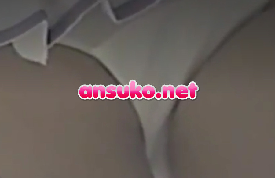 コミケ会場は撮り放題ってマジ？女達を連続で接写盗撮してるｗ