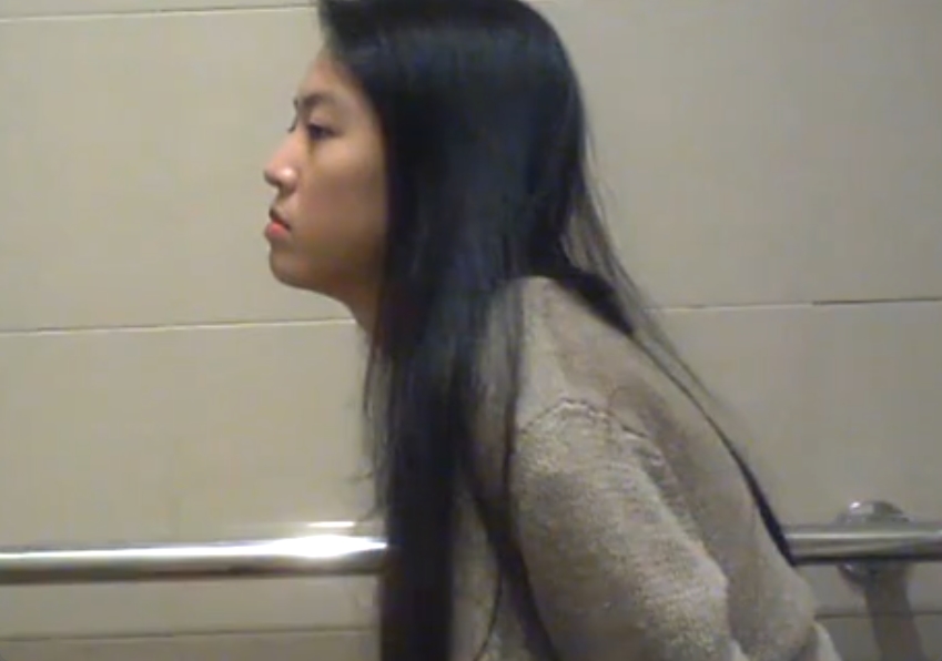 トイレでほっと一息！排尿シーンを盗撮されちゃった女ｗ | 盗撮動画 | Ansuko.net
