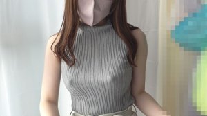 [ワクチン接種/2名]巨乳ノーブラ×前代未聞！勘違いしてブラ脱ぎw慌てて止める振りしましたがしっかりと記録。[胸チラ] - エロ漫画の「エロ達」 | 盗撮動画 | Ansuko.net