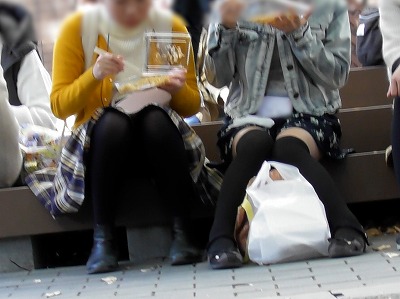 お散歩パンチラ風景【211101】 | 盗撮動画 | Ansuko.net