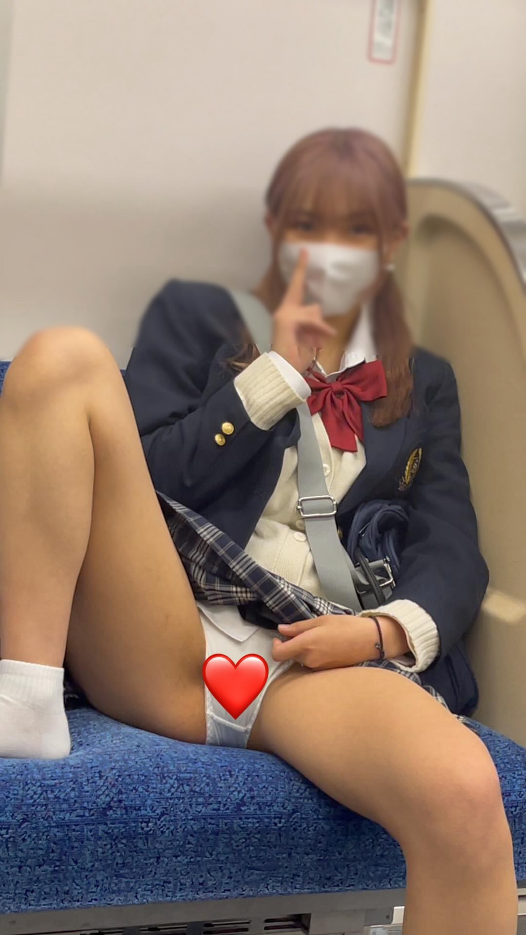 JK盗撮日記122　髪色を変えて再登場！！茶髪のスタイル抜群激カワ美脚JKを電車内とトイレ内で盗撮【※完全主観22分超撮影】 | 盗撮動画 | Ansuko.net