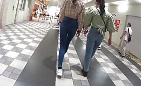 超モデル級のスタイル抜群長身美女がスキニーデニム履いてクビレウエスト見せつけて歩いてるよ