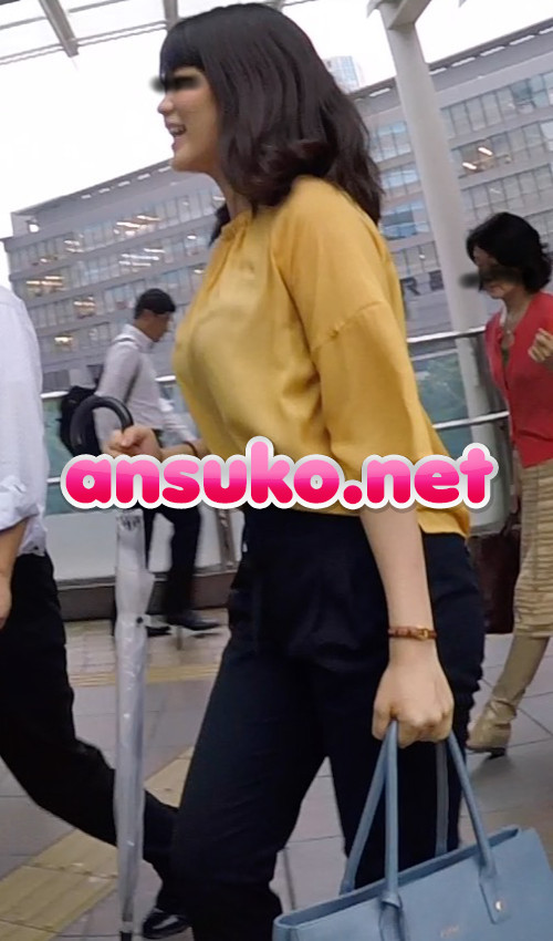 ボリューミーなキュート巨乳
