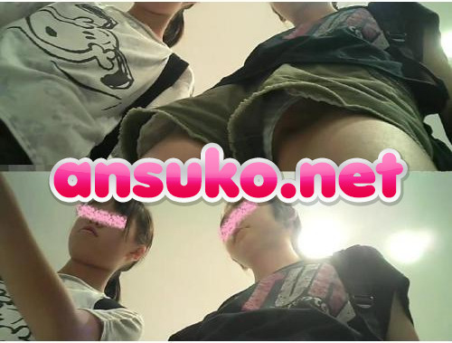 new【6/21】ショートパンツの隙間から縞パンツ_-__