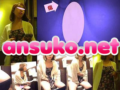 クリさわる便器内ヤングガール登場！大股開き放尿巨乳美女うんち物撮外撮も全６名