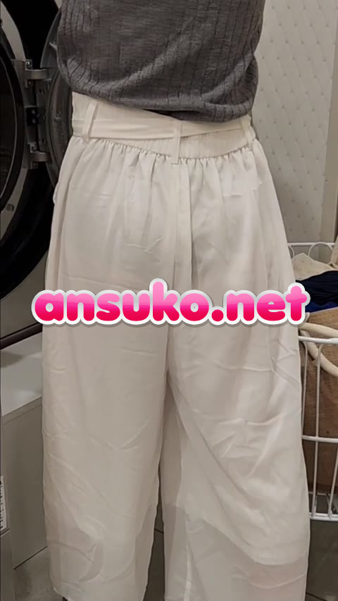 【透け透けワイドパンツ】コインランドリーでパンティー透け