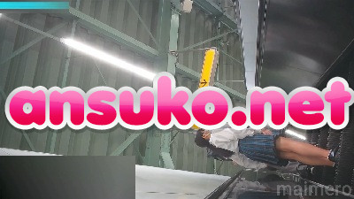 青　ミニスカの中身見えて勃起