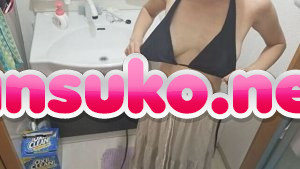 ミルクタンク妻友さん水着姿と妻の胸チラ – エロ漫画の「エロ達」