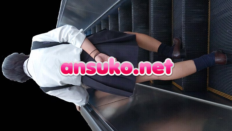 けしからん、エスカレーターで盗撮を警戒して最後尾に乗るような娘には悪戯part.41【PC用・縦動画】 [1.3GB]