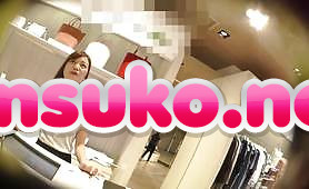 ショップ店員#34 バレた？可愛いお姉さんのテカテカ白生パン！