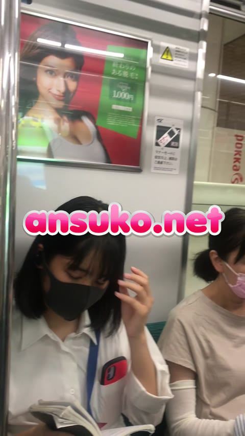 激かわ子女良の太ももと色白ちゃんねーの太もも至近距離視姦＾＾