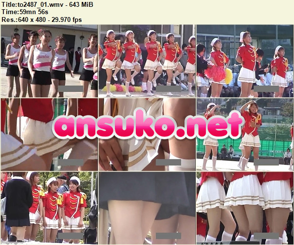 Cheerleaders Candid to2487_01