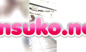 [★顔出し]パンチラ盗撮 女子大生 白パンツを階段でガッツリ撮影