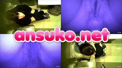洋式トイレ前方アップ＆上から盗撮⑥