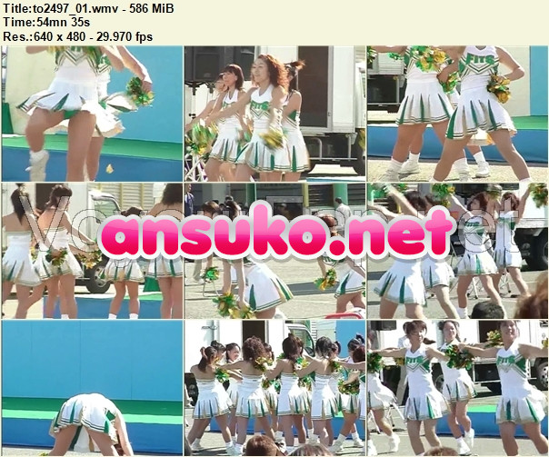 Cheerleaders Candid to2497_01