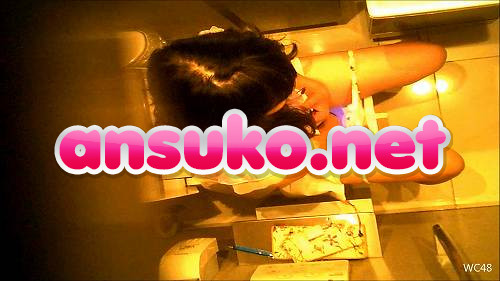 洋式トイレ前方アップ＆上から盗撮①