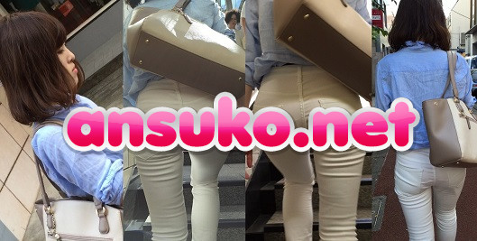 美しきヒップ。階段からの眺め -123